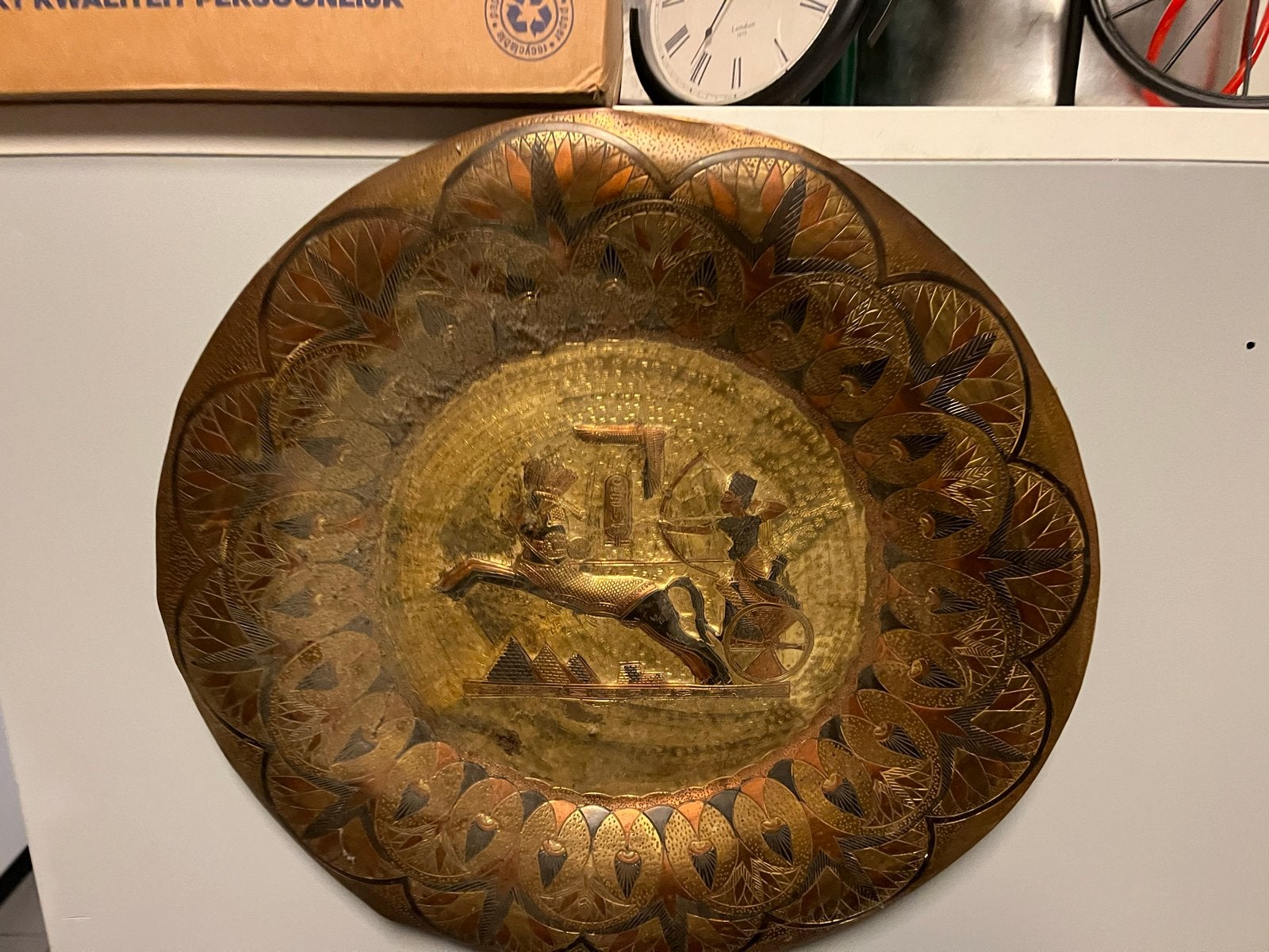 Decoratieve koperen wandplaat met Egyptisch tafereel, 50cm, Ophalen of Verzenden