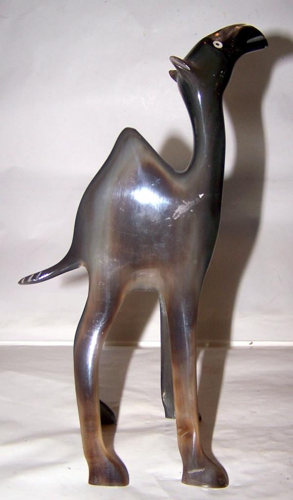 Prachtig gestileerd beeld Dromedaris. H. 22cm. Nieuwstaat., Verzamelen, Beelden en Beeldjes, Ophalen of Verzenden, Zo goed als nieuw