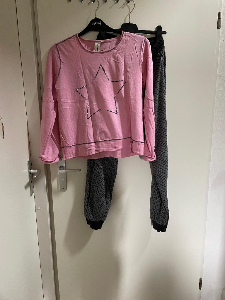 Rebelle Pyjama maat 44 grijs roze Ster, Kleding | Dames, Pyjama's, Rebelle, Ophalen of Verzenden, Zo goed als nieuw, Maat 42/44 (L)