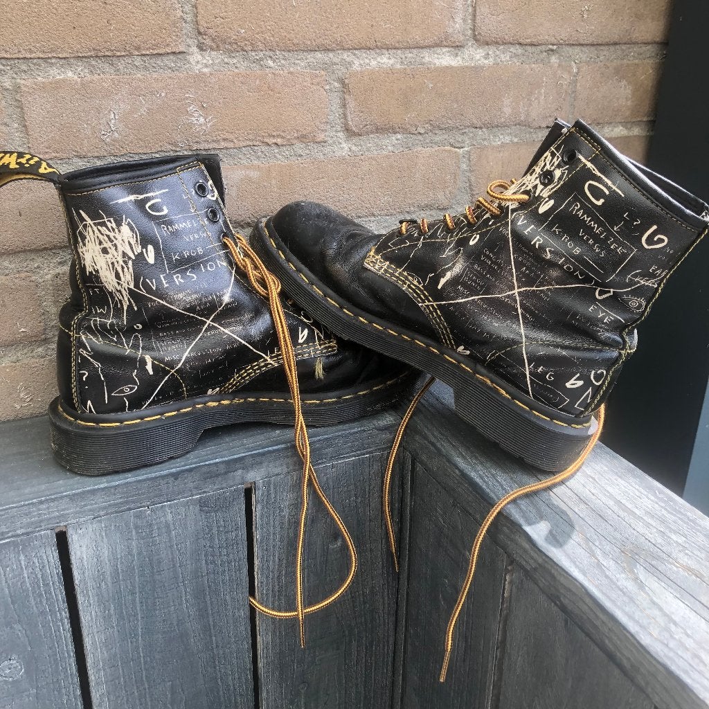 dr. Martens by Basquiat, Ophalen, Zwart, Lage of Enkellaarzen, Dr. Martens