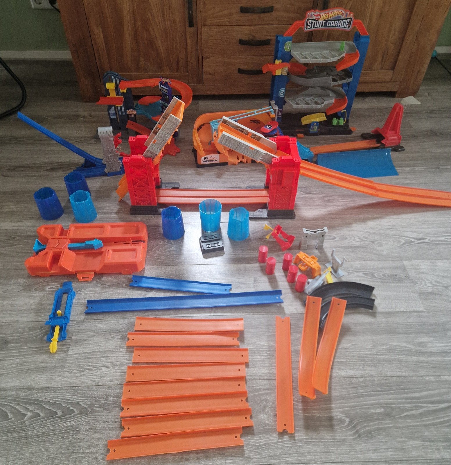 Hotwheels looping driftbaan, garage, brug en meer, Ophalen, Gebruikt