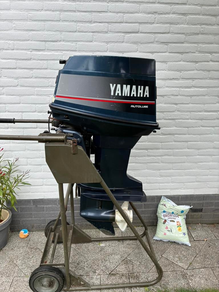 Yamaha 40 pk 2-takt buitenboordmotor, Ophalen, Zo goed als nieuw, 30 pk of meer, Buitenboordmotor