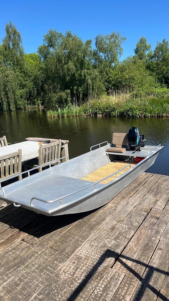 Ruime Aluminium platbodem met 25 pk Mercury Sea Pro, Ophalen, Gebruikt, Aluminium, Benzine