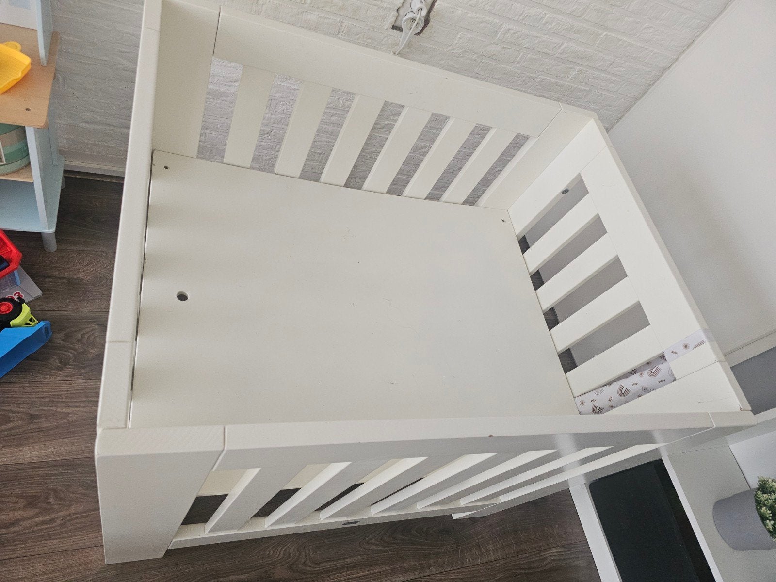 GRATIS GRATIS. Wit babybedje met spijlen, Ophalen of Verzenden, Gebruikt, 140 tot 160 cm, 70 tot 85 cm
