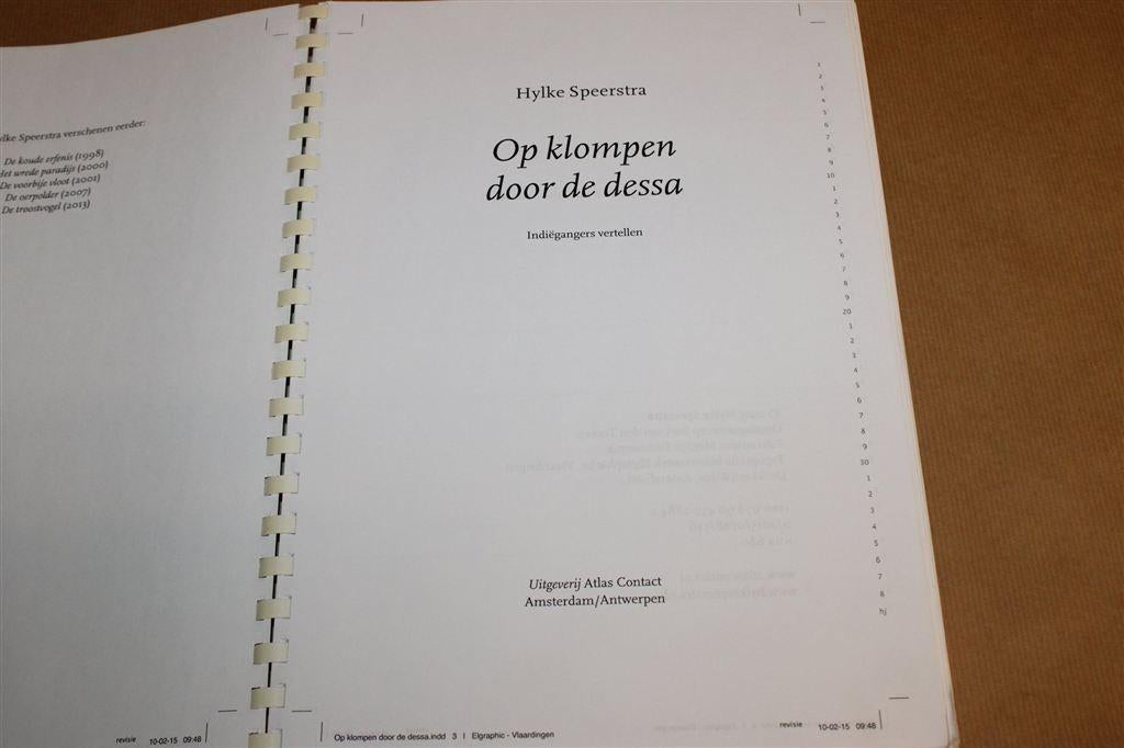 Op Klompen door de Dessa — Indië Trauma’s & Oorlog, Boeken, Ophalen of Verzenden, Gelezen