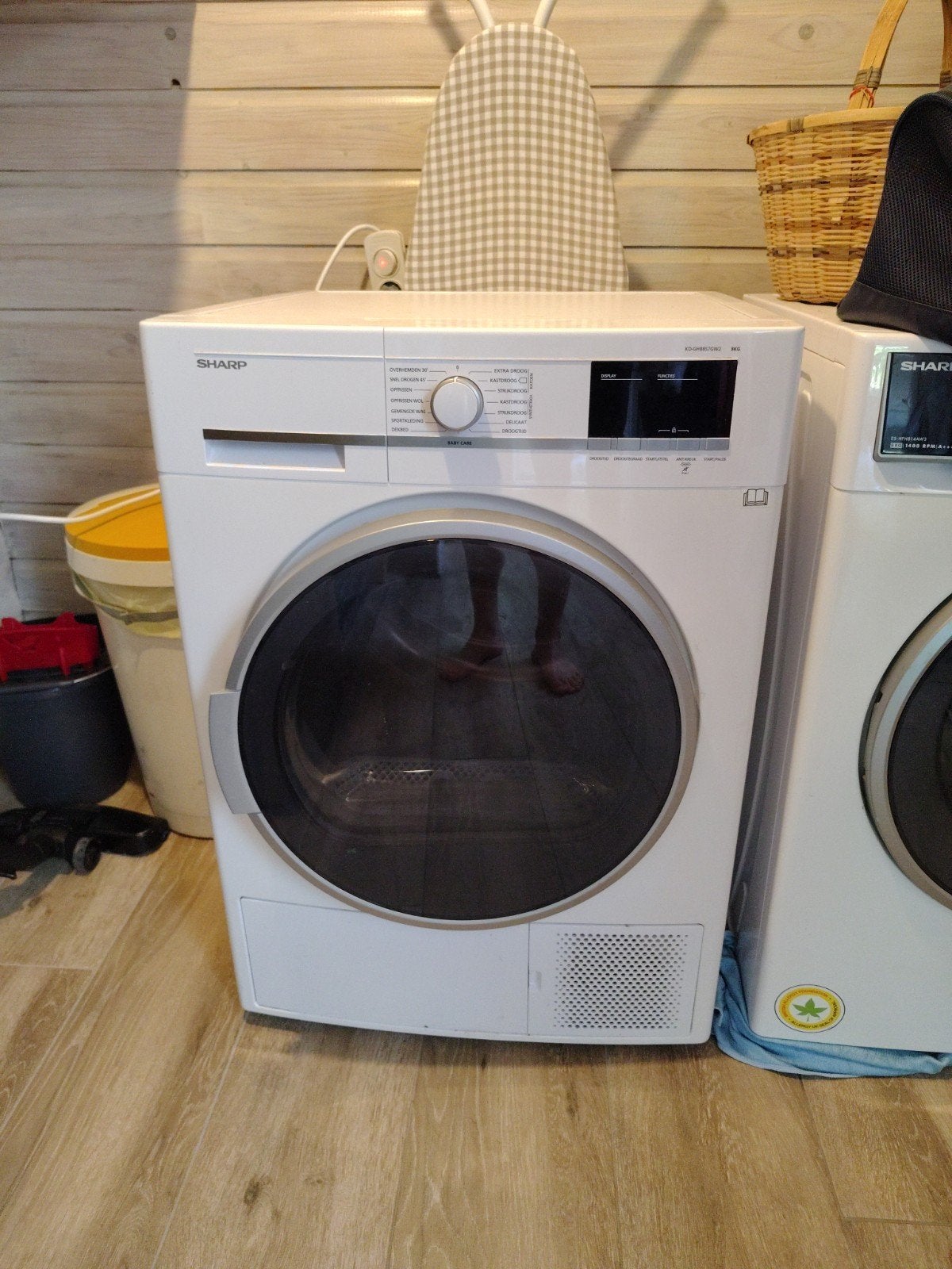 Sharp Warmtepompdroger - Energiezuinig en Stil, Gebruikt, 8 tot 10 kg, Ophalen of Verzenden, 85 tot 90 cm