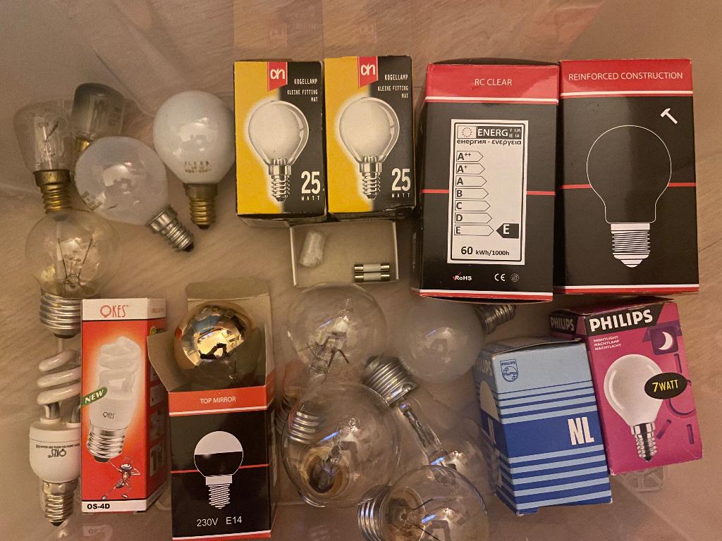 Allerlei gloeilampen, kopspiegel, halogeen e.a., Ophalen of Verzenden, Nieuw, Overige fittingen, Gloeilamp