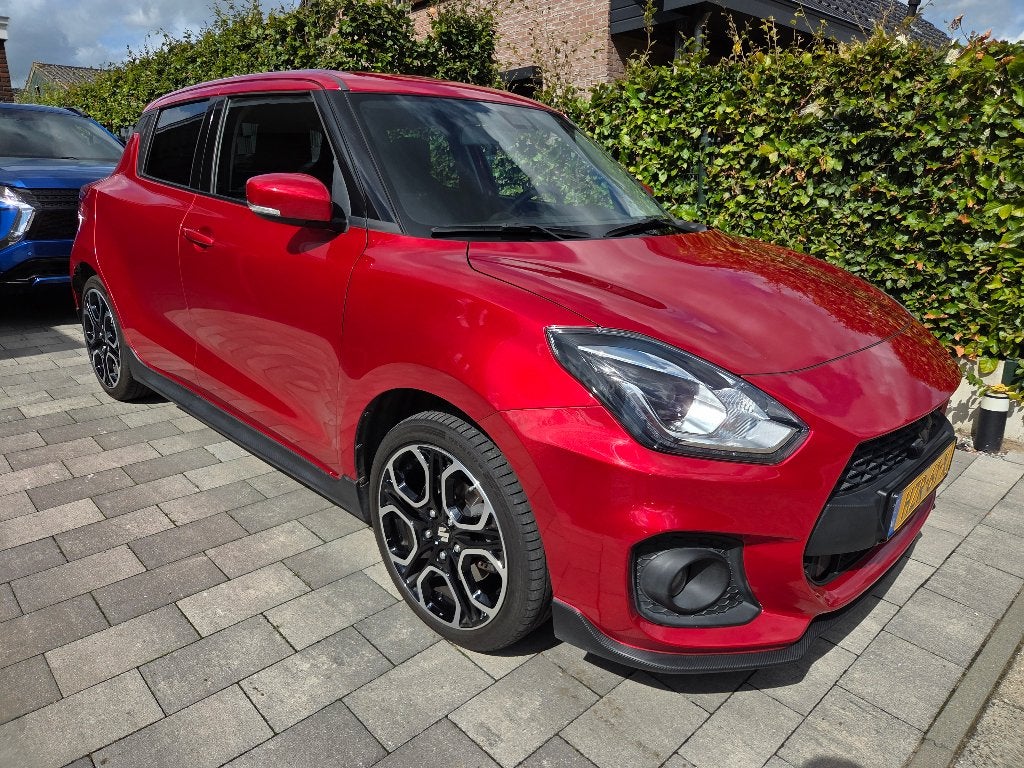 Suzuki Swift 1.4 Boosterjet 129pk Smart Hybrid 2020 Rood, Auto's, Stof, Zwart, 4 cilinders, 129 pk