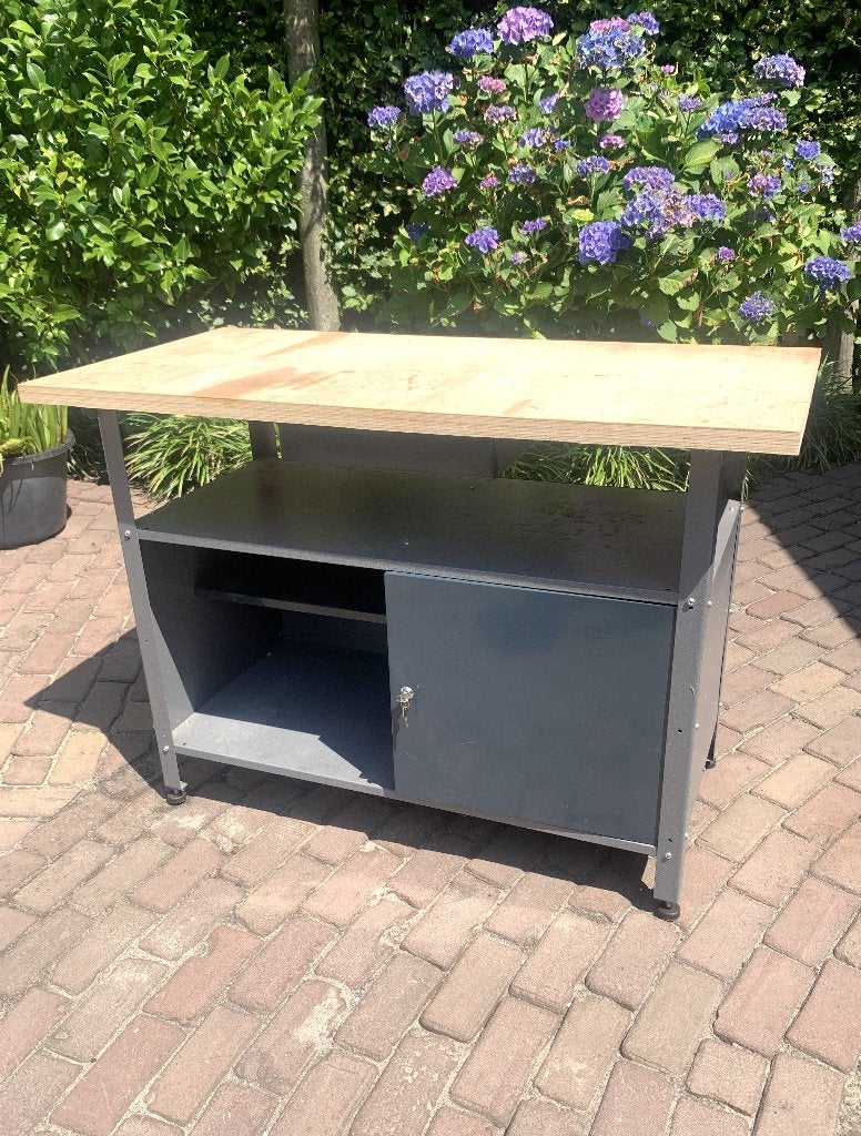 Als nieuw werkbank oppottafel buitenkeuken, gereedschapskast, 100 liter of meer, Ophalen, Zo goed als nieuw, Overige typen