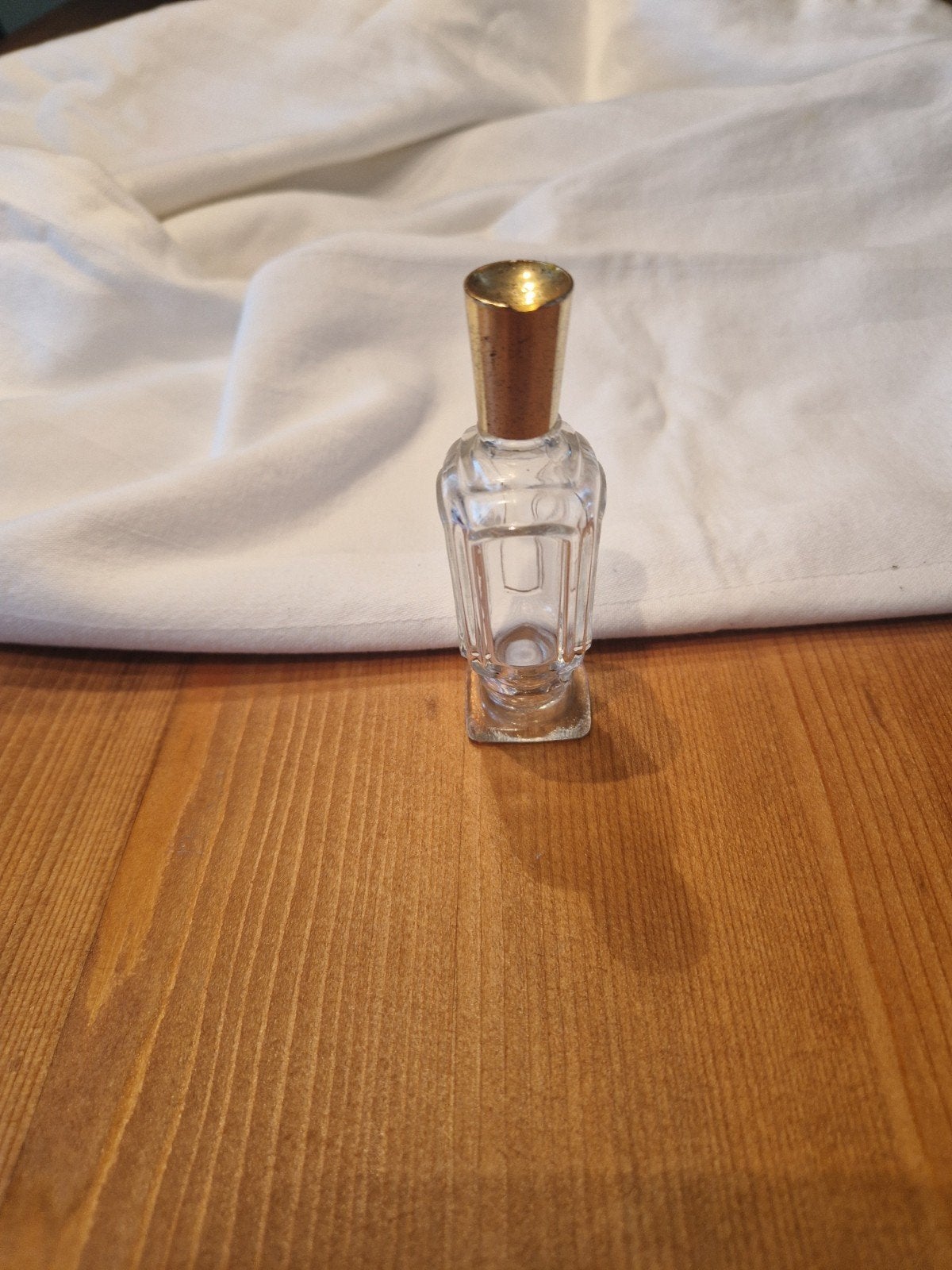 Parfumflesje Avon Nearness, Ophalen of Verzenden, Parfumfles