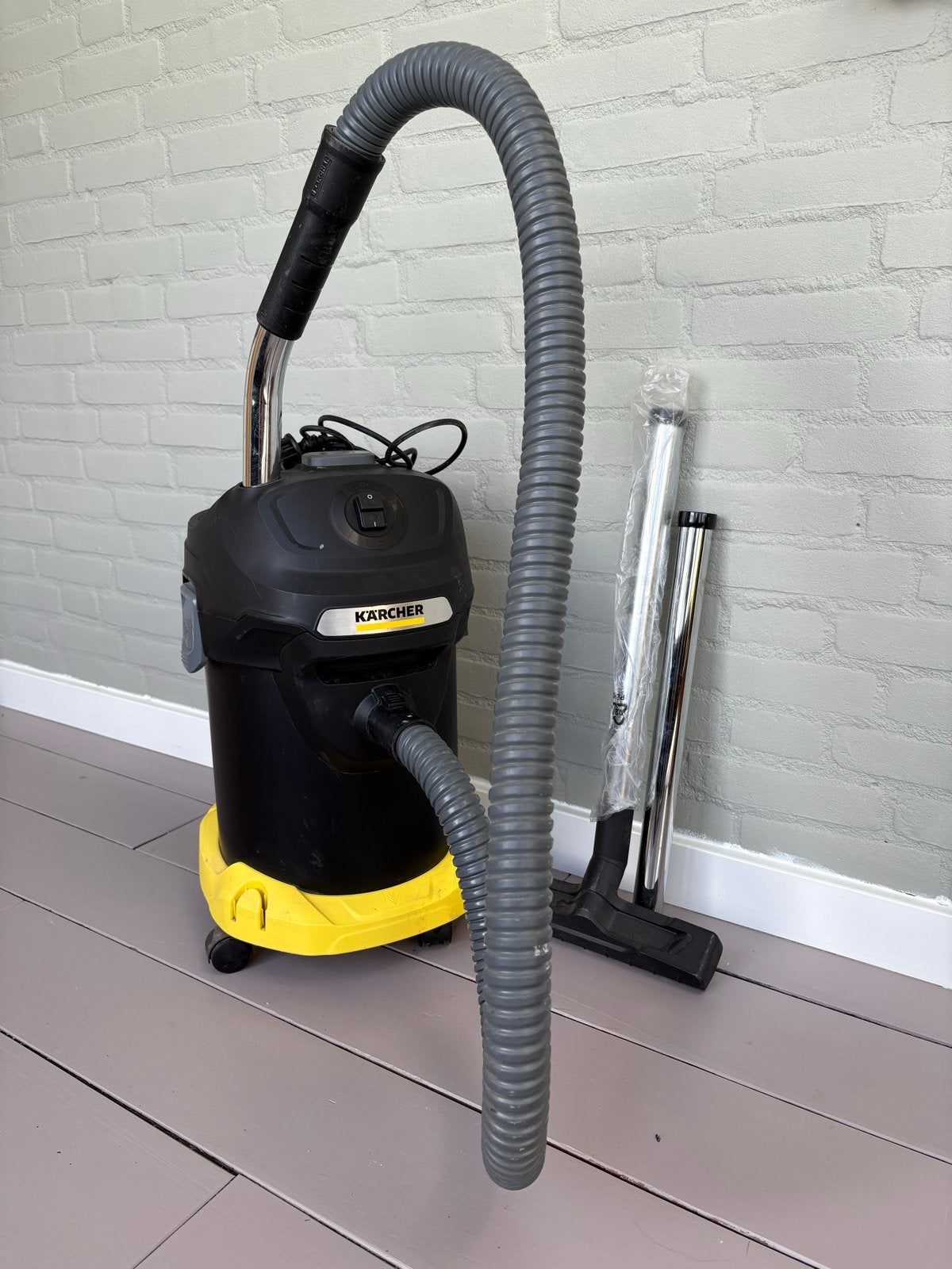 Kärcher AD 4 Premium Aszuiger - Weinig gebruikt, Ophalen, Inclusief accessoires, Gebruikt, Kärcher