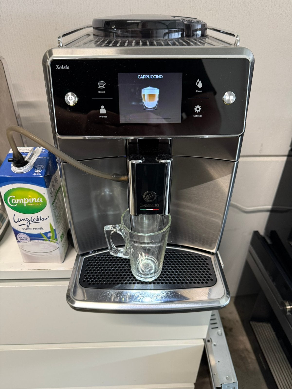 Saeco Xelsis SM7785 Nieuwstaat Inruil Mogelijk, Witgoed en Apparatuur, Ophalen, Afneembaar waterreservoir, 10 kopjes of meer, Koffiemachine