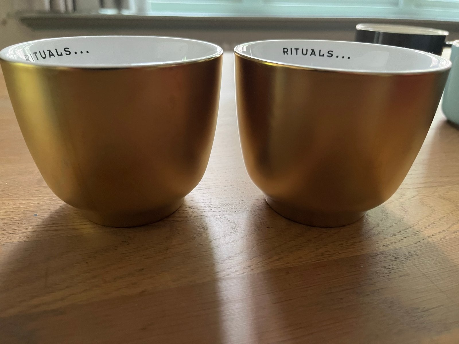 Rituals gouden theekopjes / koffiekopjes (2 stuks), Huis en Inrichting, Ophalen of Verzenden, Zo goed als nieuw, Goud, Modern