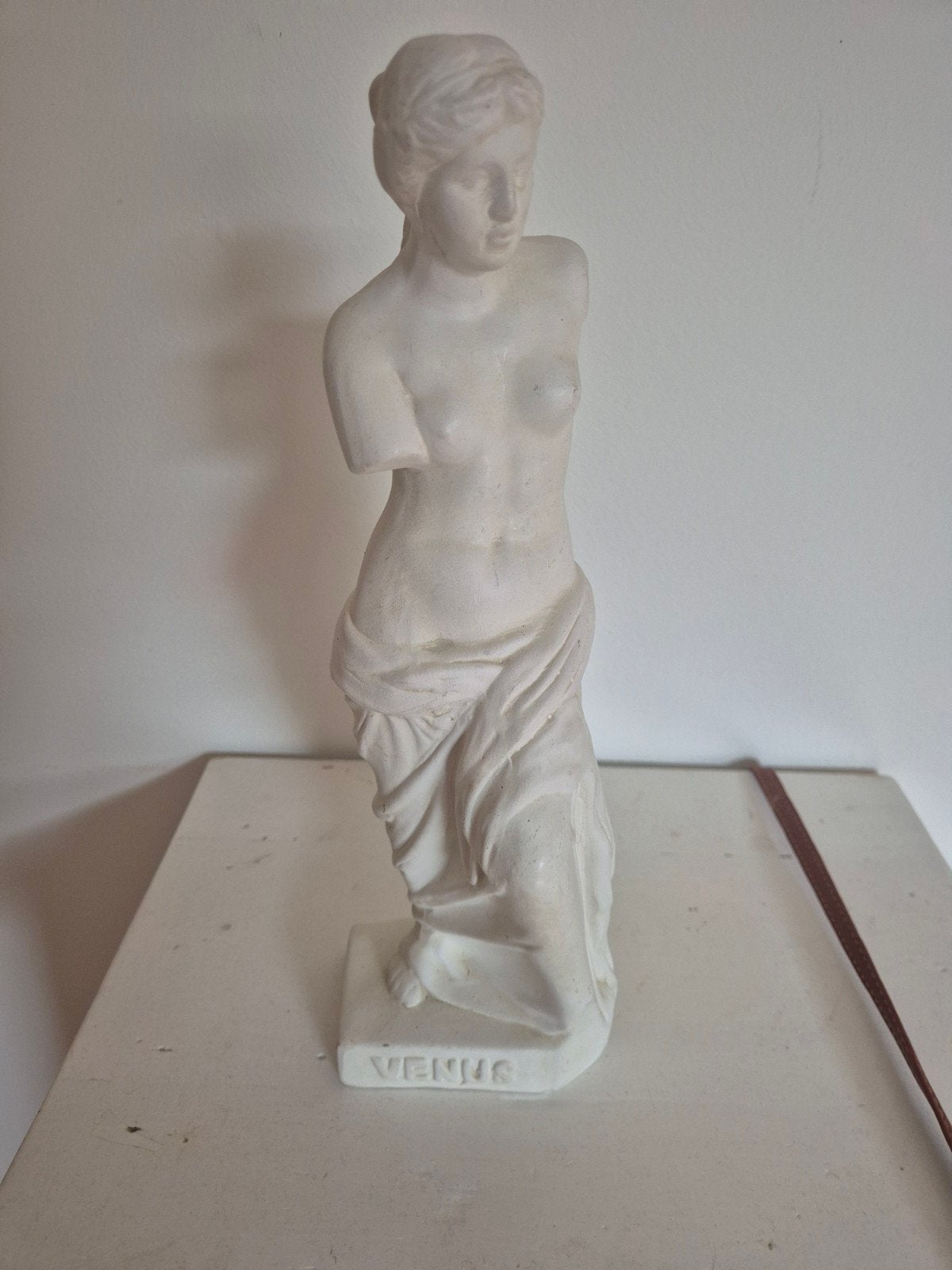 Venus de Milo beeldje - Klassiek wit beeld, Ophalen of Verzenden, Zo goed als nieuw