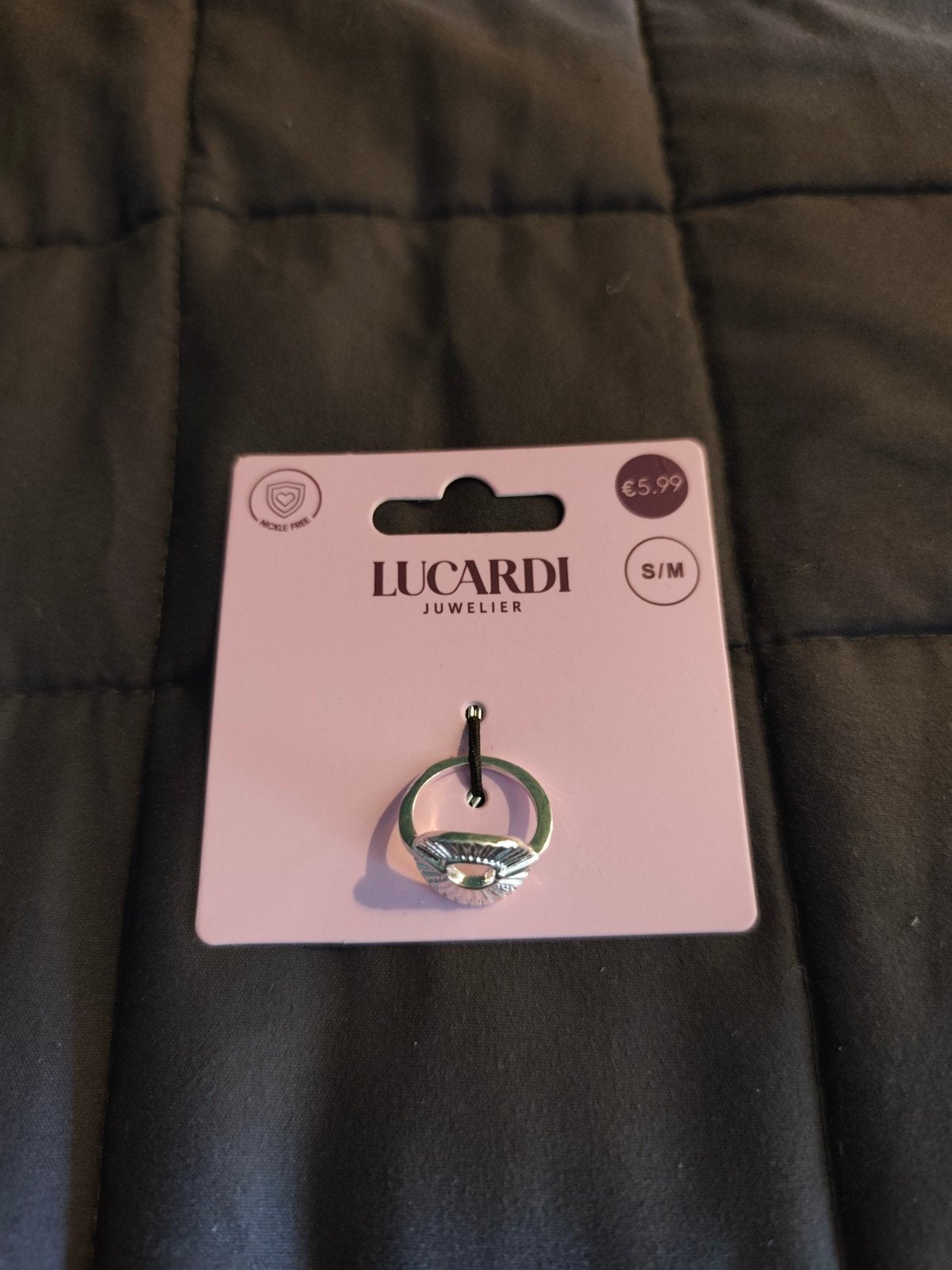 Ring van Lucardi, Overige materialen, Nieuw, Ophalen of Verzenden, Dame of Heer