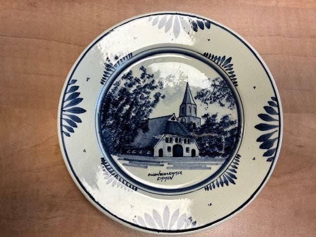 Oud Delfts blauw bordje Oude Kerk Emmen, Antiek en Kunst, Antiek | Wandborden en Tegels, Ophalen of Verzenden