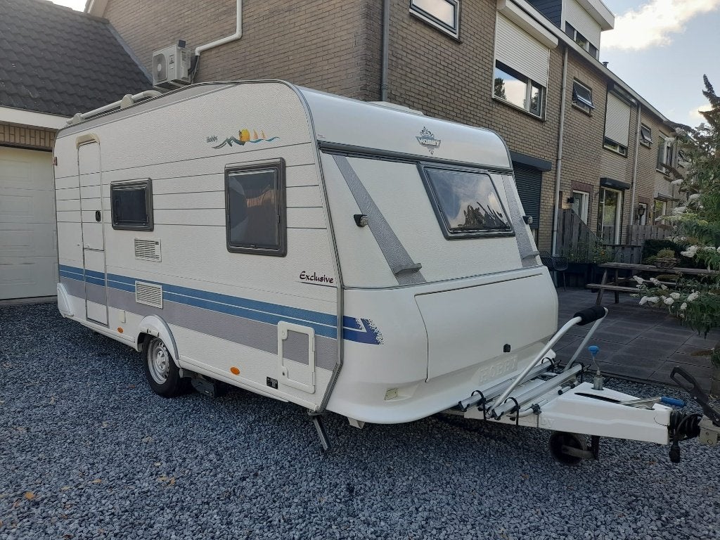 Hobby 440 ufe met fransbed (bj 2001), Hobby, Frans bed, Treinzit, Particulier