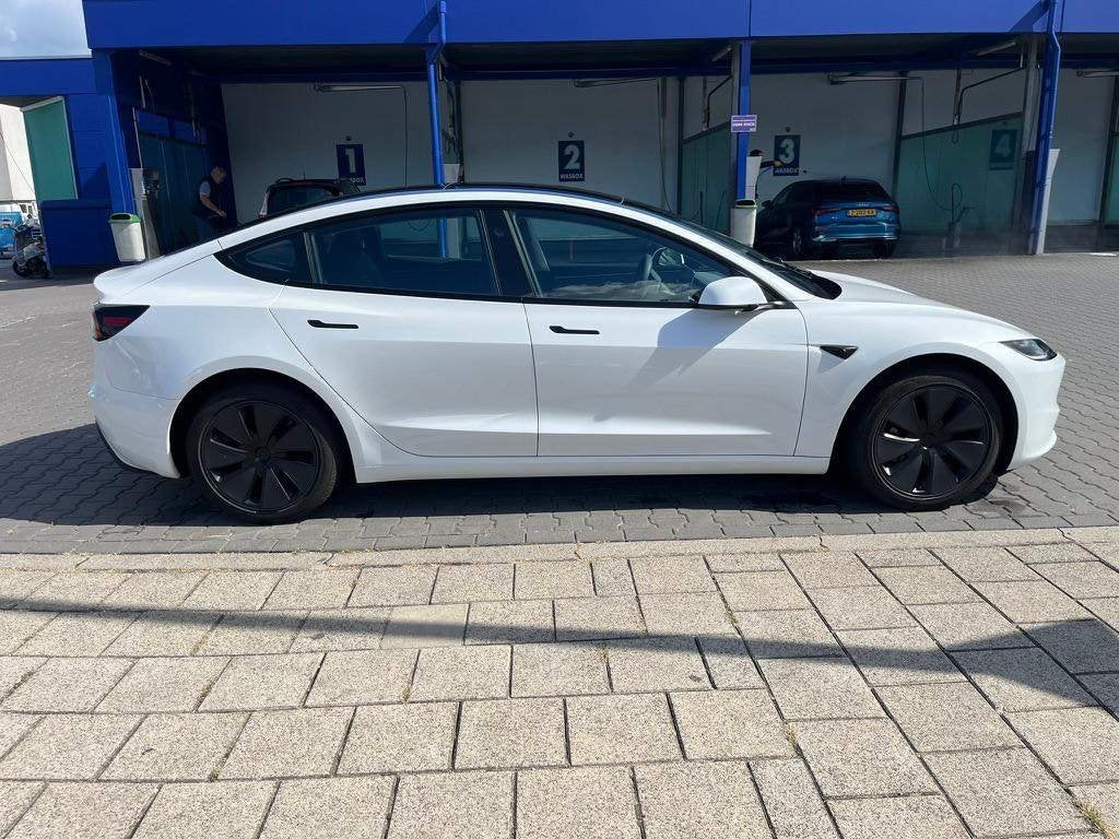 Unicorn Tesla Model 3 2024 Premium LR RWD (FSD zonder abbo), Auto's, Automaat, Dealer onderhouden, Achterwielaandrijving, 320 pk