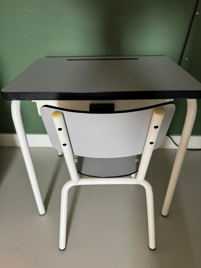 Les Gambettes kinderbureau en stoel grijs, Ophalen of Verzenden, Gebruikt, Tafel(s) en Stoel(en)