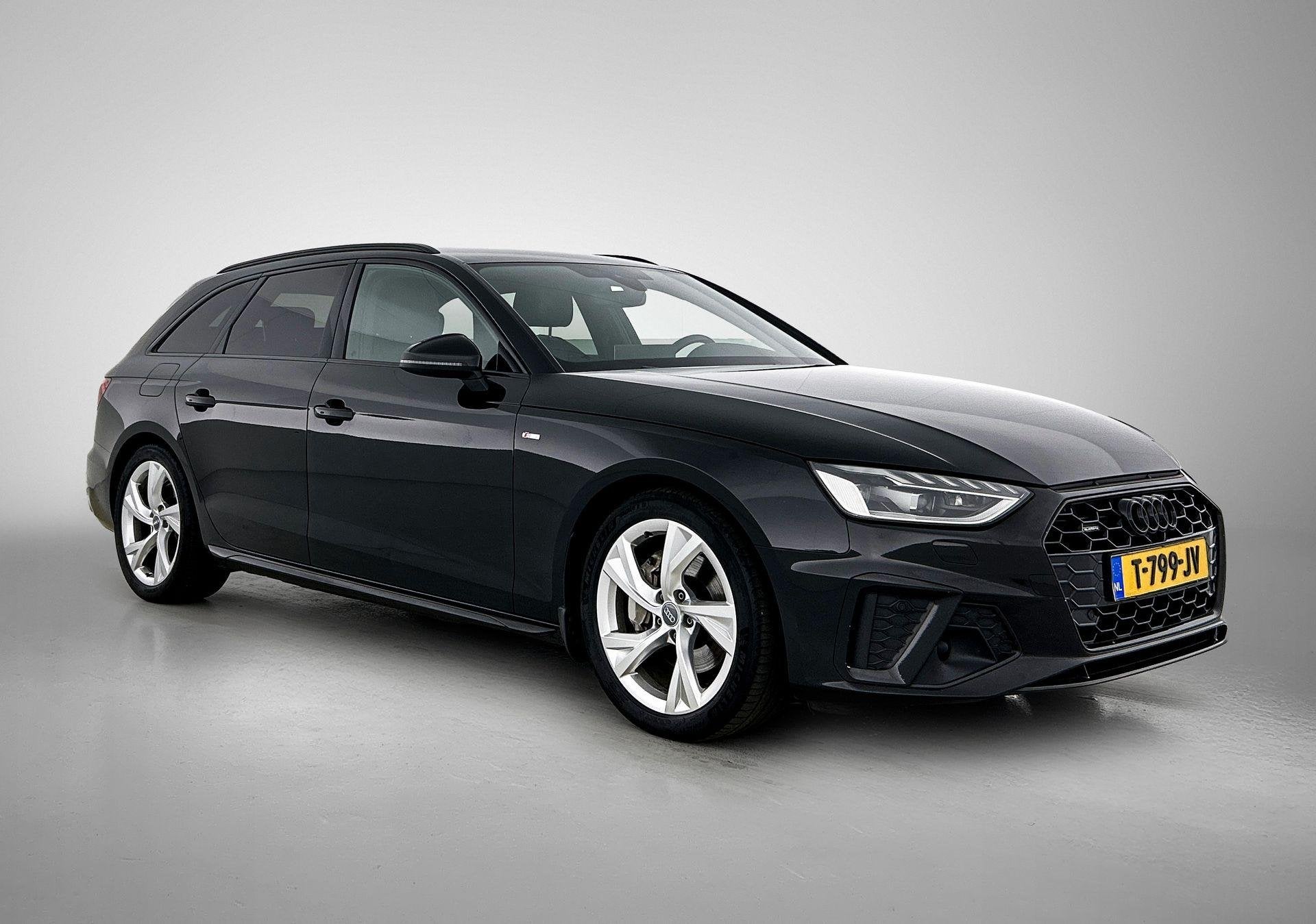 Audi A4 Avant 40 TFSI quattro S edition Competition | Trekha, Auto's, Audi, Automaat, 12 maanden, Gebruikt, 4 cilinders