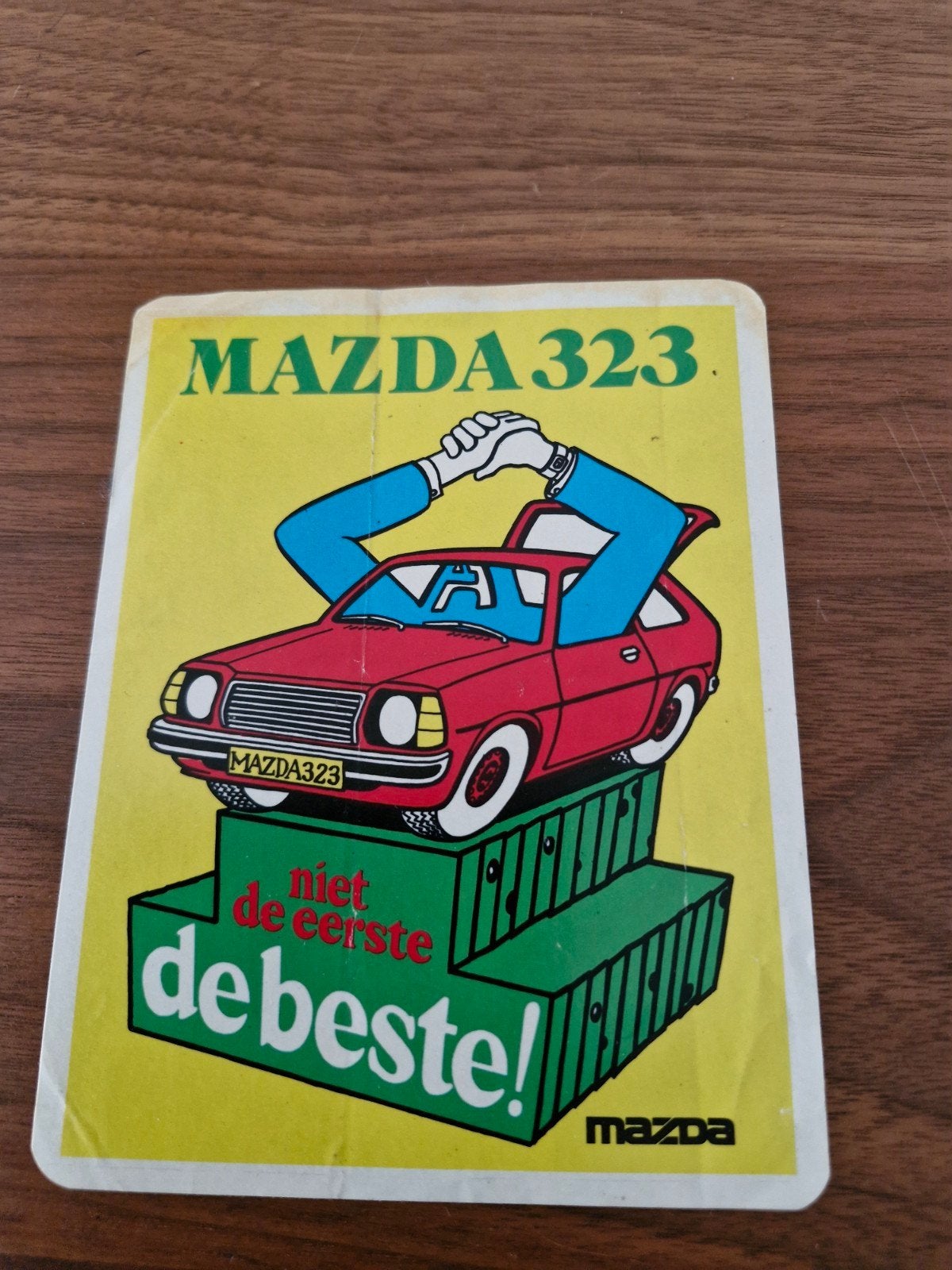 140 Vintage Mazda 323 Sticker - Niet de eerste, de beste!, Verzamelen, Ophalen of Verzenden, Zo goed als nieuw, Auto of Motor