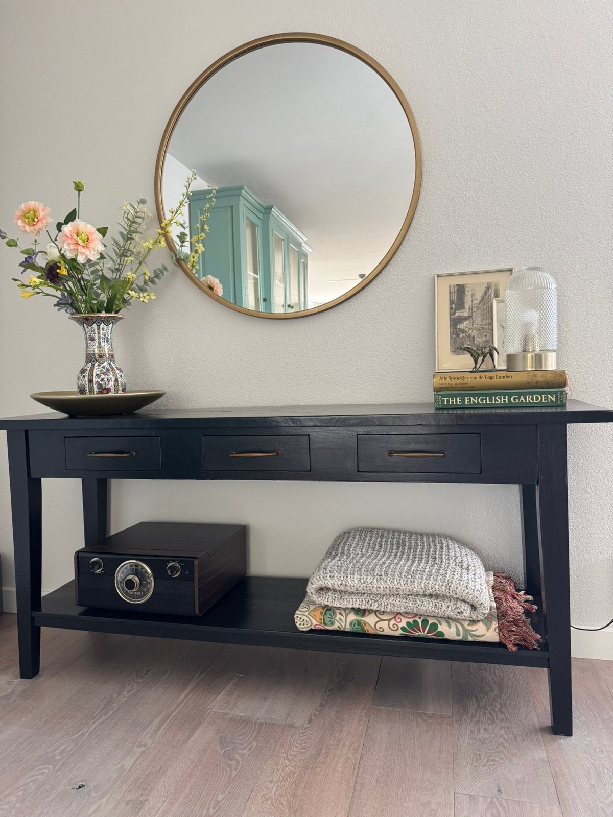 Mooie mat zwarte zware side-table., Ophalen, Teakhout, Zo goed als nieuw, 25 tot 50 cm