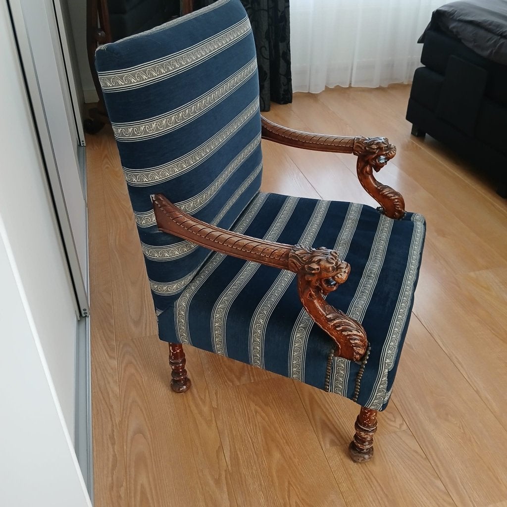 2 Antieke stoelen met leeuwenkop, Ophalen