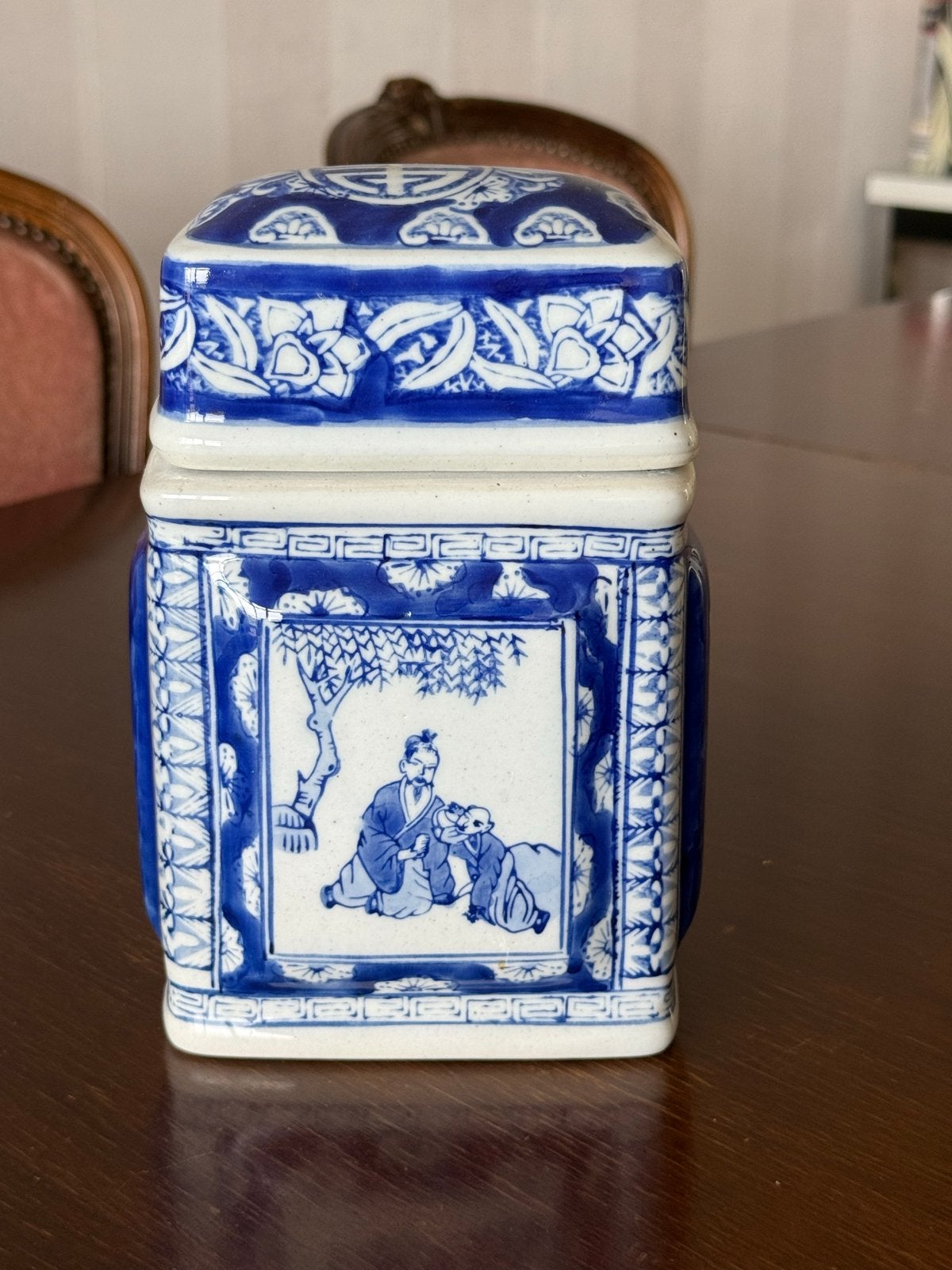 Antieke Chinese Blauw-Witte Porseleinen Theebus, Ophalen