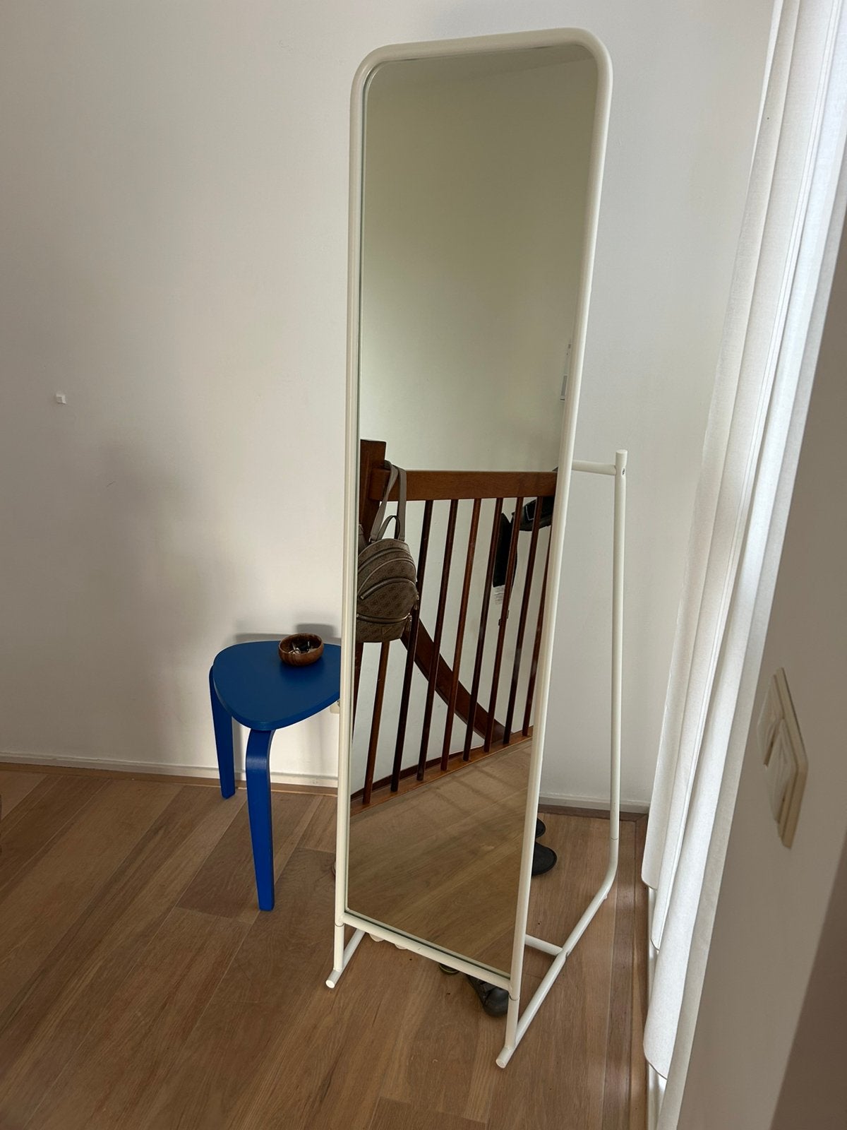 KNAPPER Standing mirror, white, Huis en Inrichting, Ophalen, Minder dan 50 cm, Zo goed als nieuw, Minder dan 100 cm
