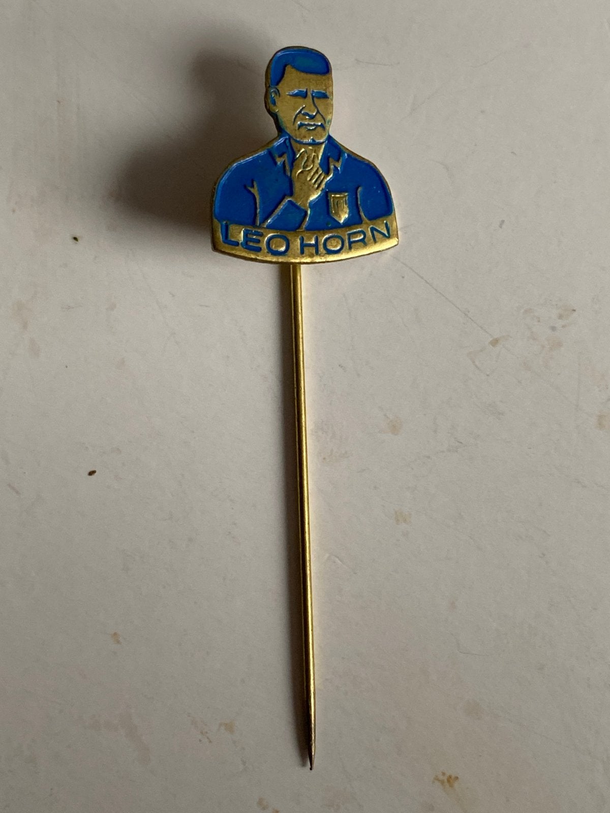 Vintage Voetbalspeldje Leo Horn Jaren '60, Ophalen of Verzenden, Gebruikt, Sport, Speldje of Pin