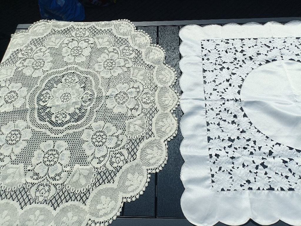 2 Vintage tafelkleden 1x rond en 1x vierkant (KT31), Ophalen of Verzenden, Zo goed als nieuw, Overige vormen