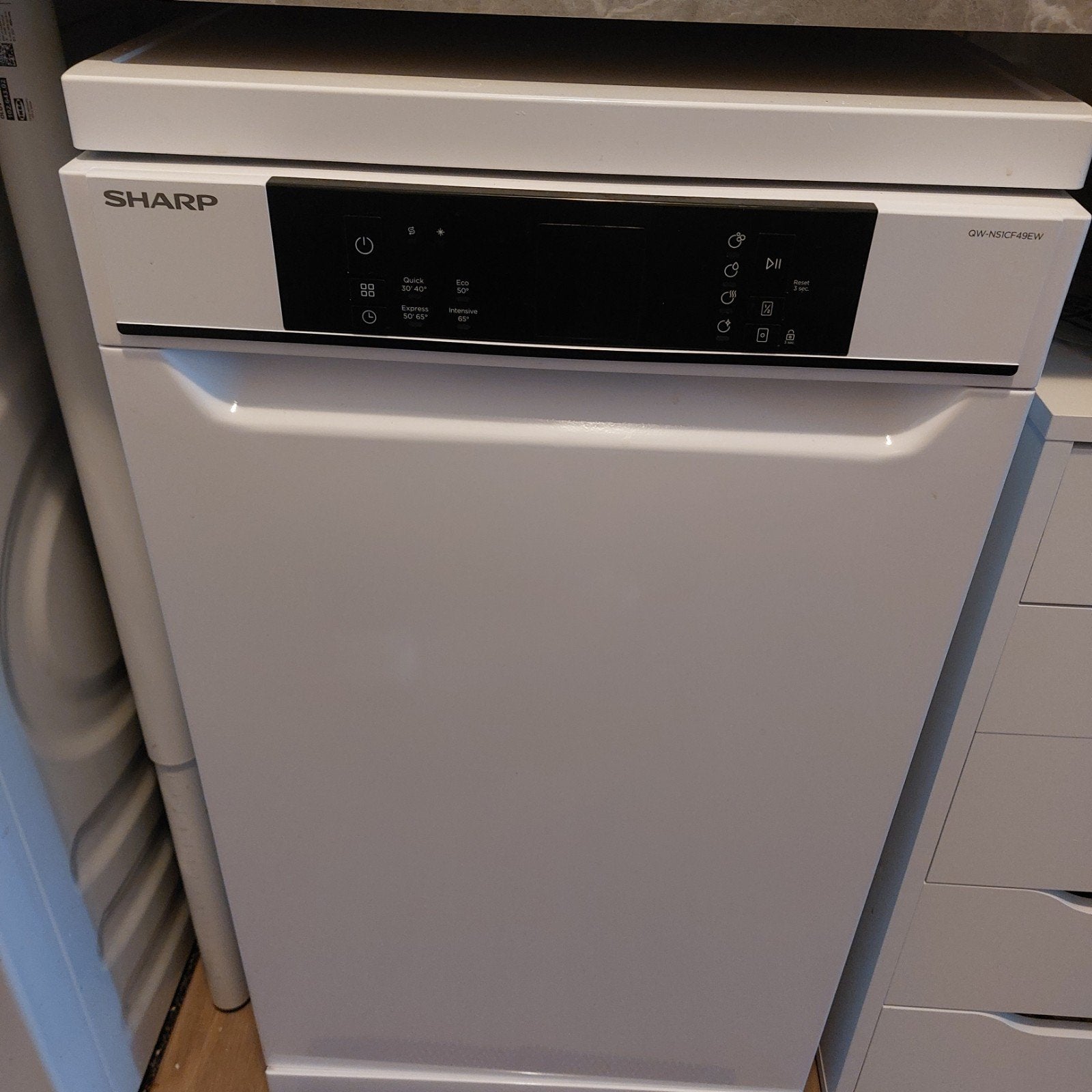 Nieuwe! SHARP QWNS1CF49EWEU Vaatwasser (smal model), Witgoed en Apparatuur, Vaatwasmachines, Ophalen, 60 cm of meer, Eco programma