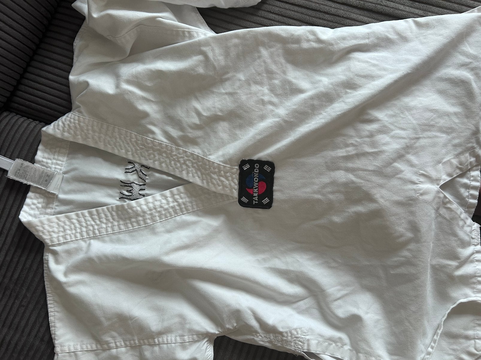 Taekwando pak 150 cm, Sport en Fitness, Vechtsporten en Zelfverdediging, Maat XS of kleiner, Ophalen of Verzenden, Zo goed als nieuw