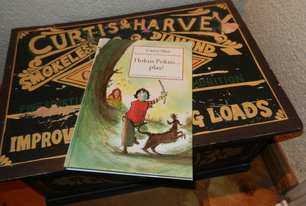 Hokus Pokus plas! van Carry Slee, Boeken, Ophalen of Verzenden, Zo goed als nieuw, Carry Slee, Fictie algemeen