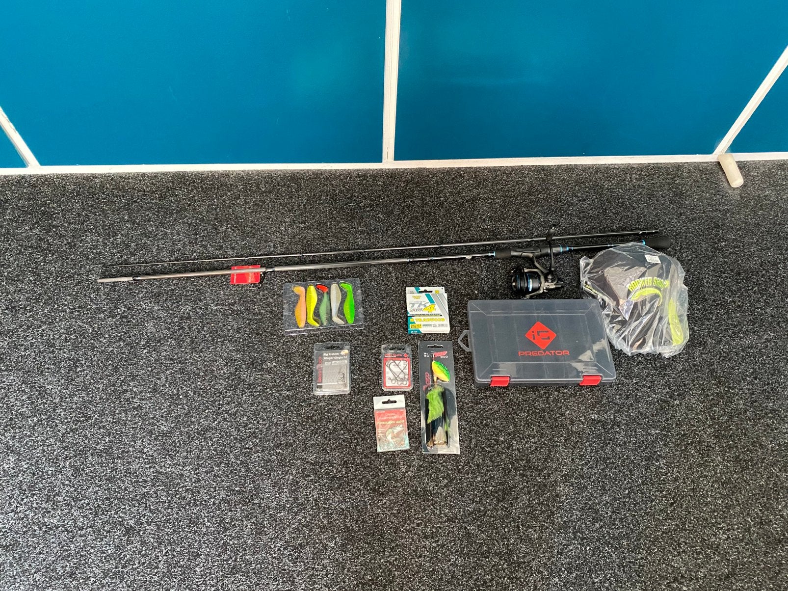 Annuleringsdeal Arca roofvis pakket incl set en kunstaas, Nieuw, S, H, Complete set