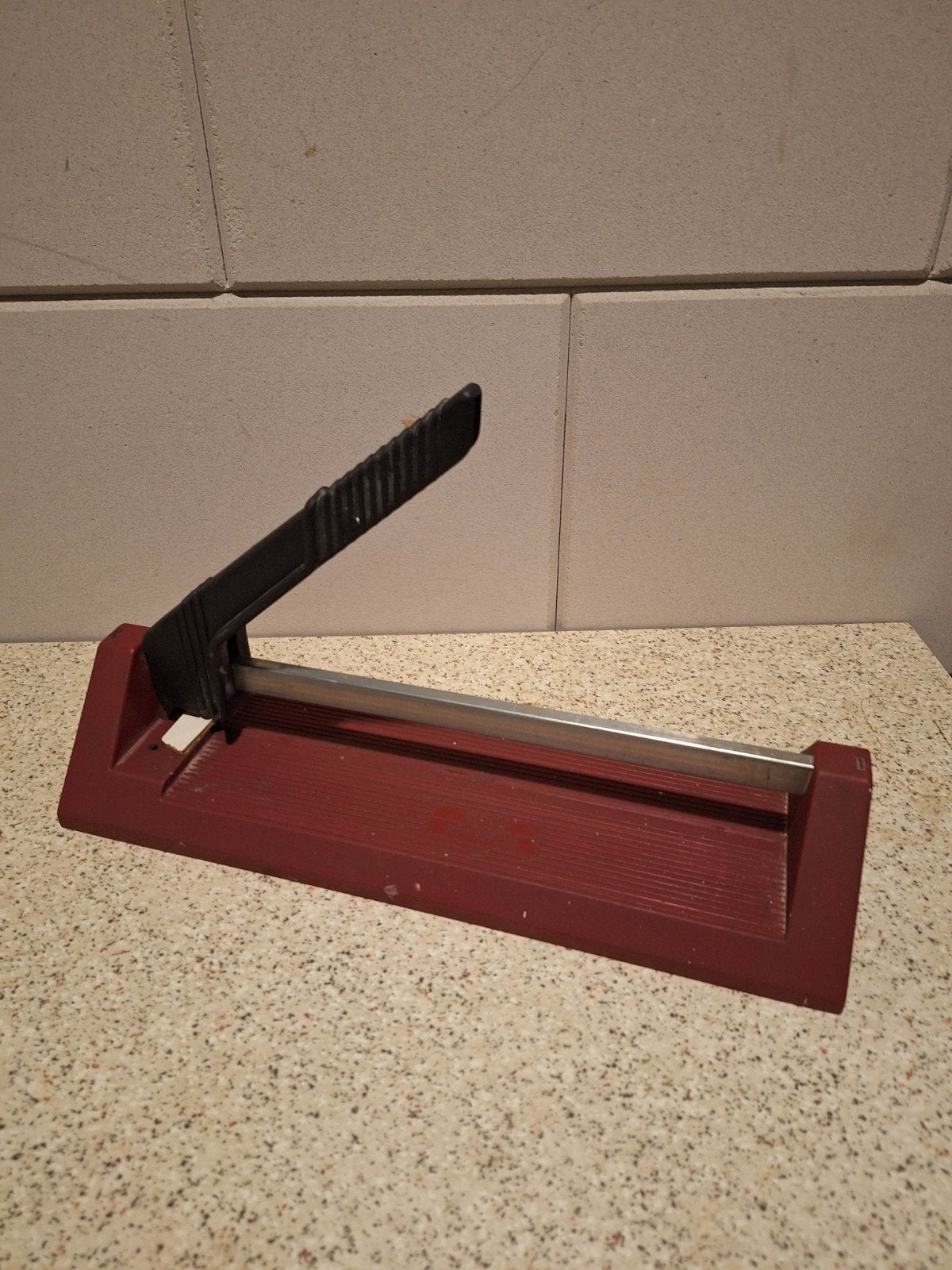 Tegelsnijder in doos, Doe-het-zelf en Verbouw, Gereedschap | Handgereedschap, Ophalen of Verzenden, Zo goed als nieuw, Snijgereedschap