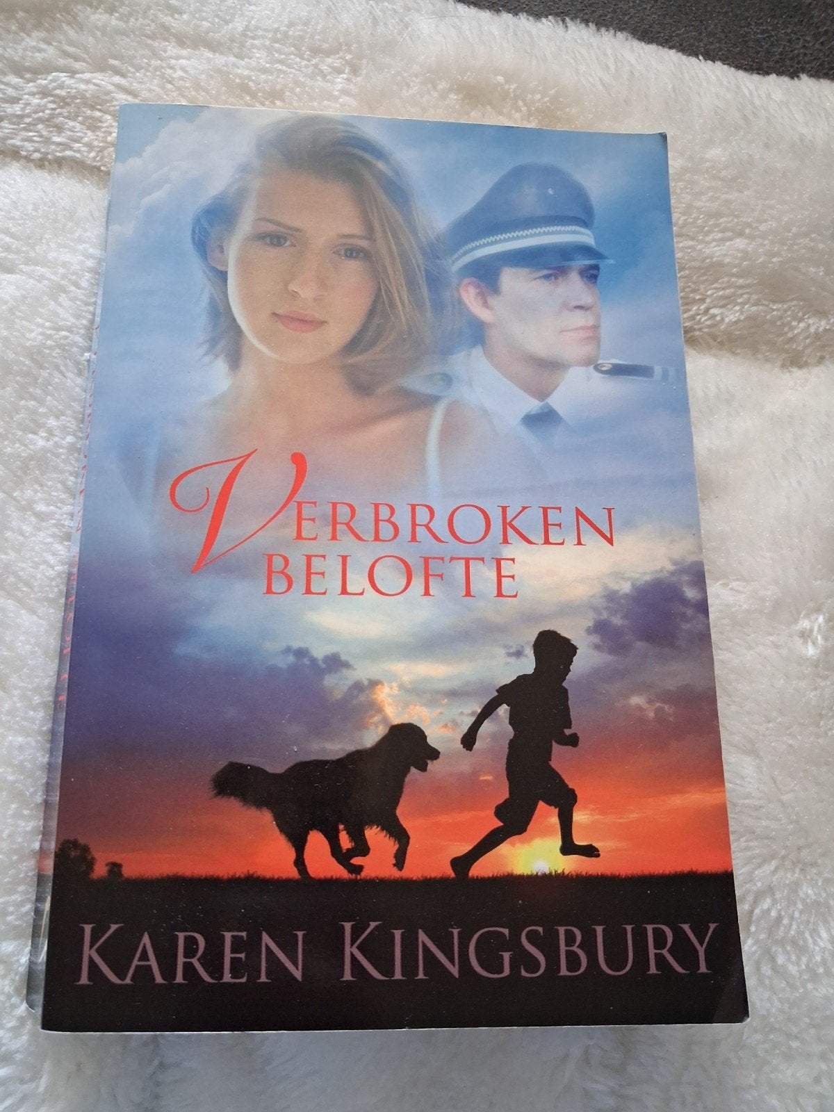 Verbroken Belofte - Karen Kingsbury, Ophalen of Verzenden, Gelezen, Karen Kingsbury, Wereld overig
