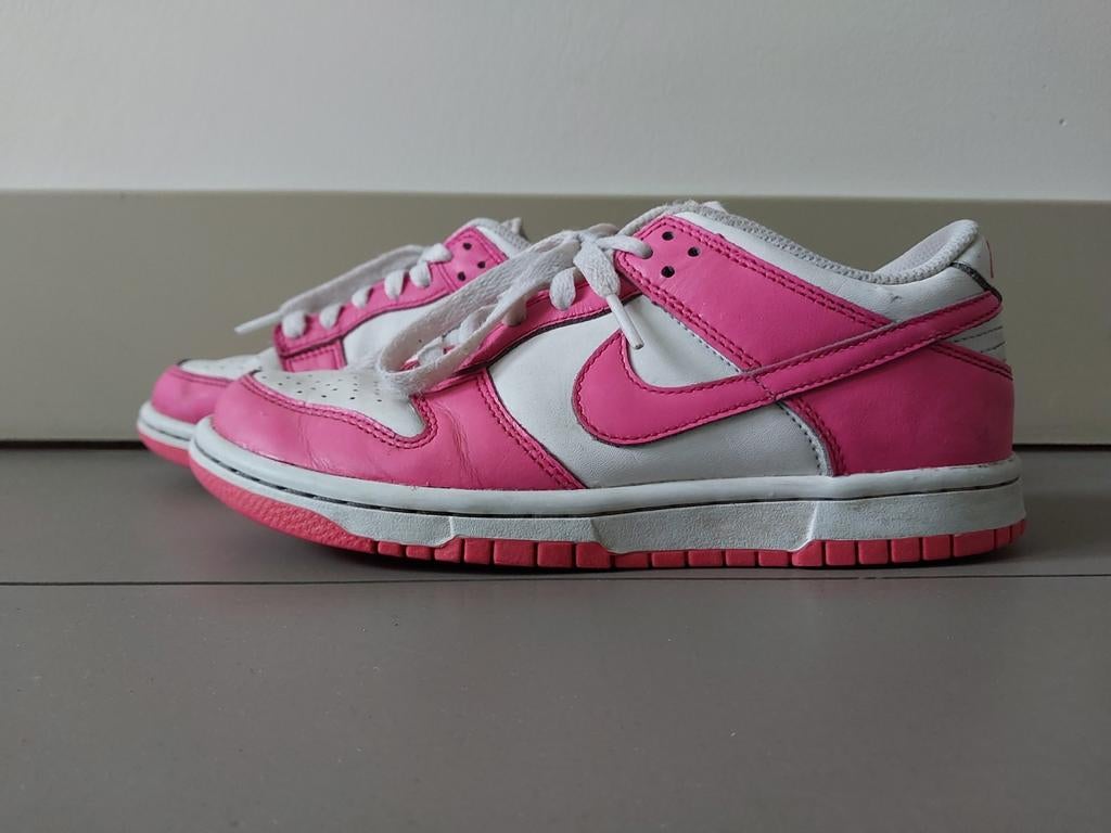 Nike sneakers maat 36 - Roze/Wit, Ophalen of Verzenden, Meisje