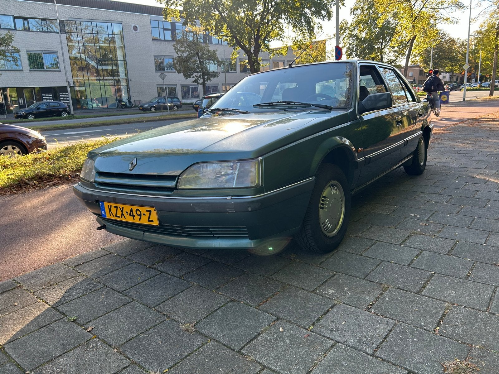 Renault R 25, 2.0 1989 Groen Yongtimer 2 Jaar APK, Auto's, 1176 kg, 103 pk, Handgeschakeld, Grijs