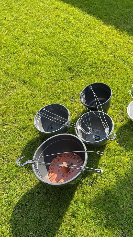 Set van 4 hangende bloempotten met waterreservoir, 25 tot 40 cm, Kunststof, Gebruikt, Rond