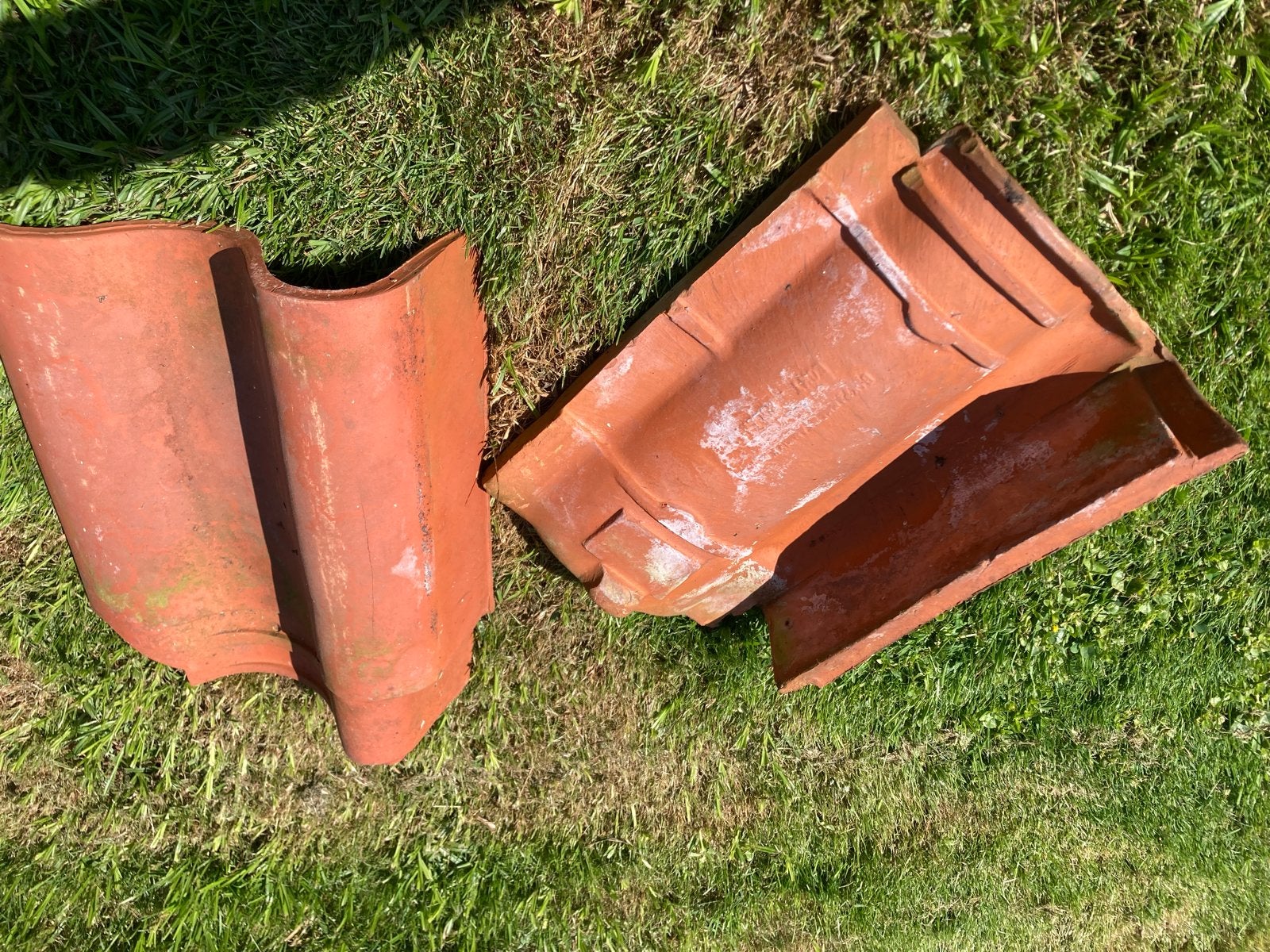 16 Gevelpannen - Gebruikt, Rood, Doe-het-zelf en Verbouw, Dakpannen en Dakbedekking, Ophalen, Gebruikt, Steen of Klei, Minder dan 5 m²