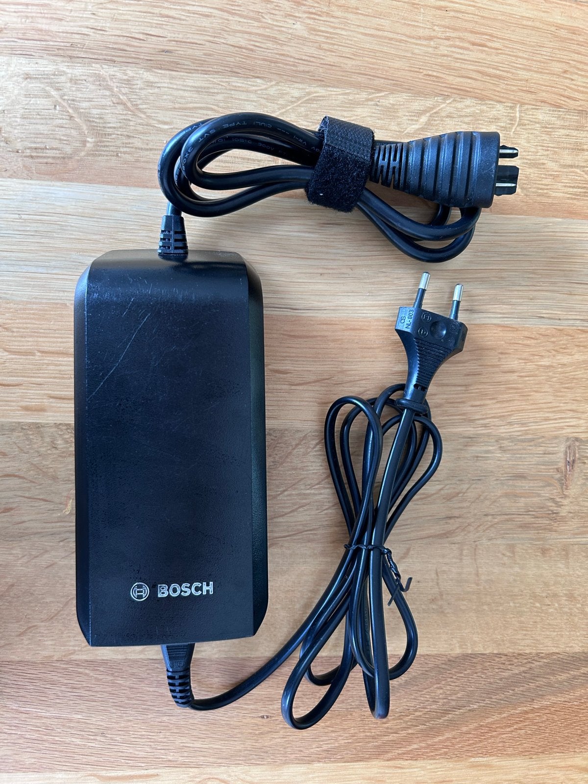Bosch e-bike acculader BCS230, Ophalen, Gebruikt