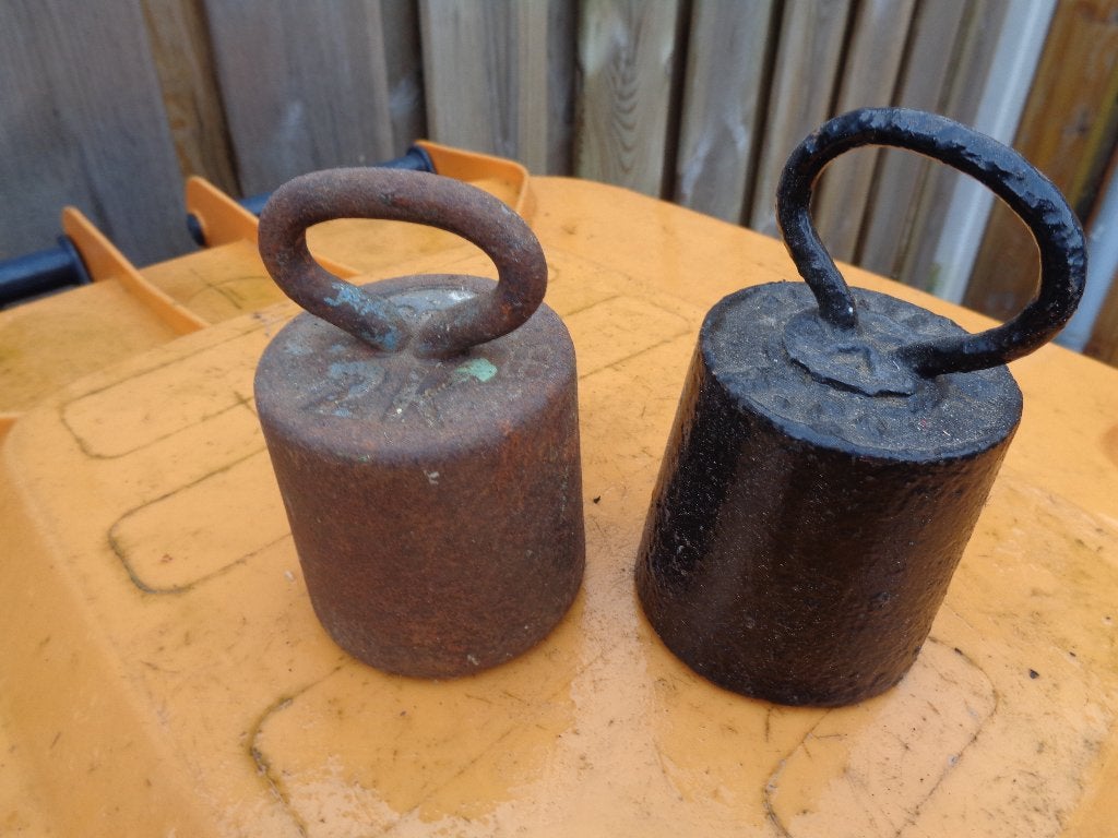 2 stuks Oud Metalen Gewichten., Antiek en Kunst, Antiek | Gereedschap en Instrumenten, Ophalen of Verzenden