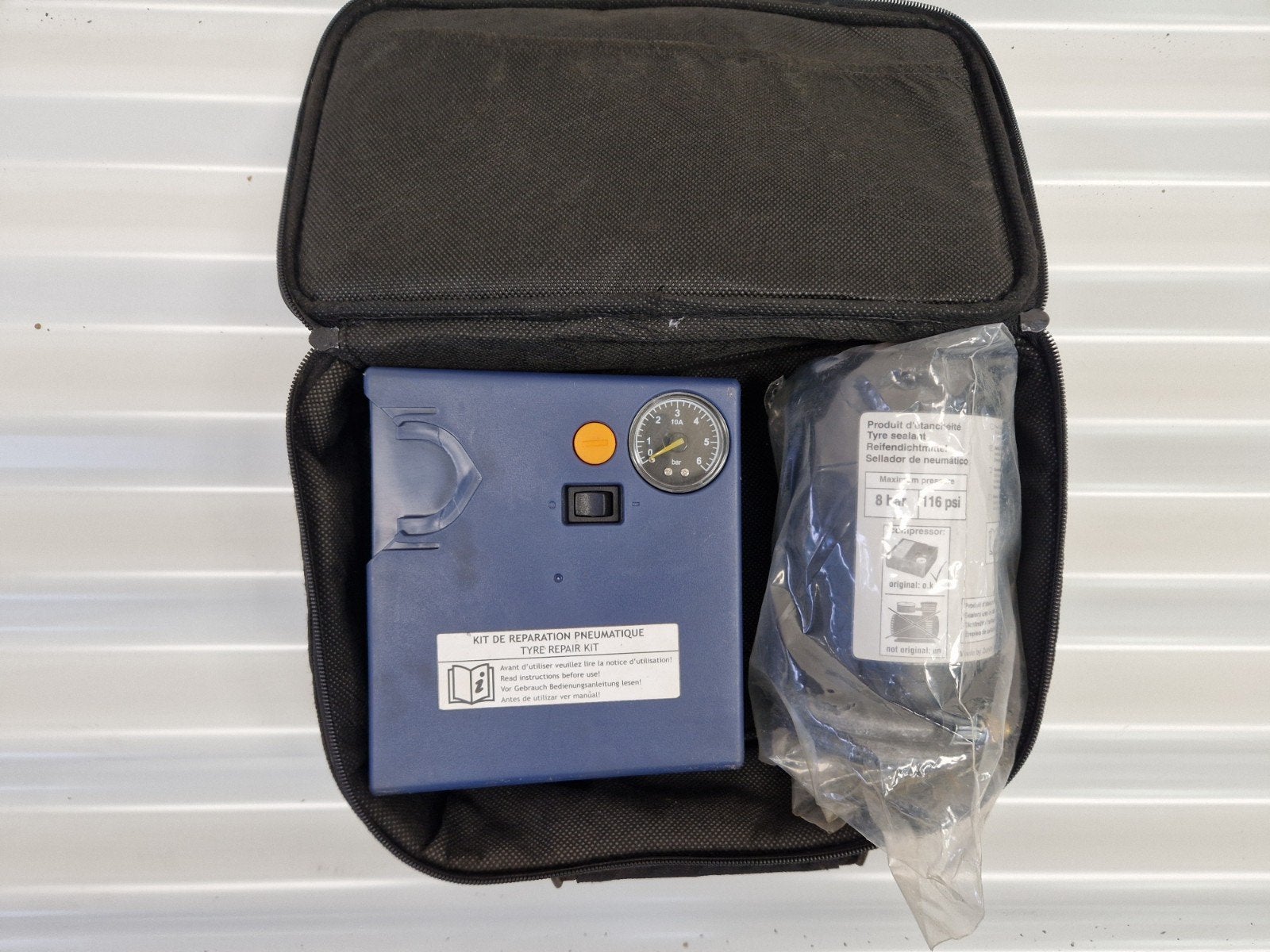Compressor 12V bandenreparatieset + fles afdichtingsmiddel
C, Ophalen of Verzenden, Gebruikt, Mechanisch, Garagekrik