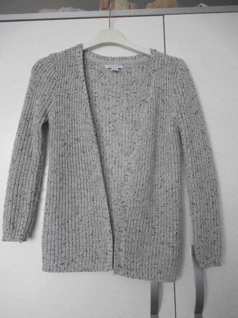 Vest grijs gebreid 146, Kinderen en Baby's, Kinderkleding | Maat 146, Meisje, Trui of Vest, Ophalen of Verzenden, Zo goed als nieuw