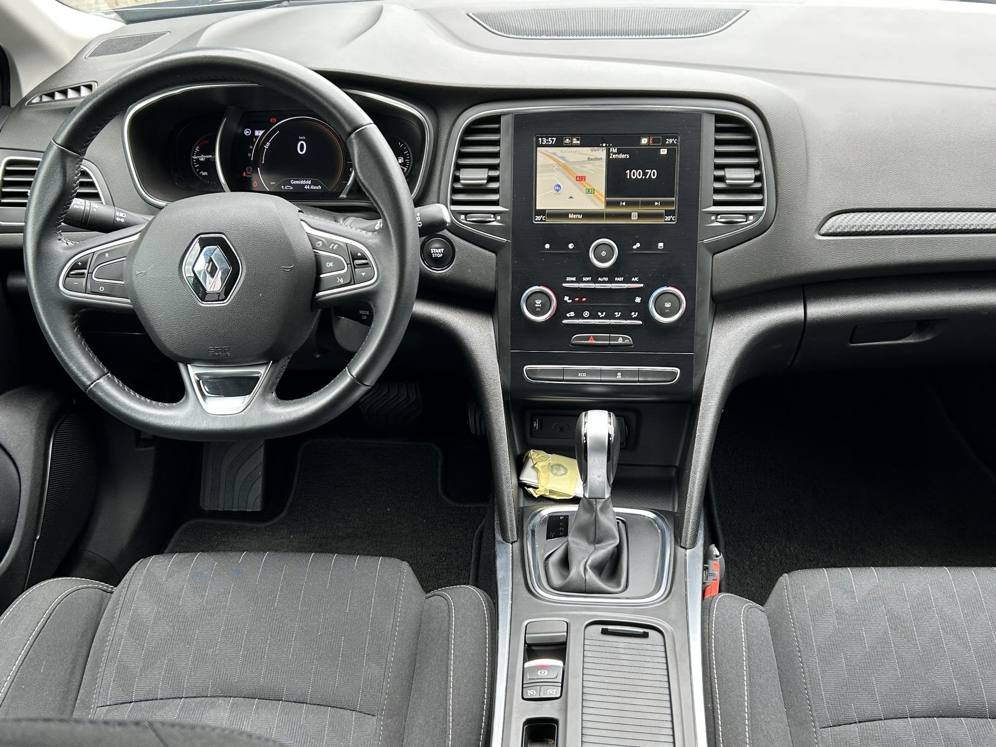 Renault Mégane Estate 1.3 TCe Limited | Automaat | Navigati, Auto's, Stof, Gebruikt, 4 cilinders, 695 kg
