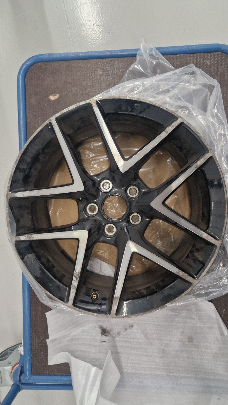 Gebruikte Velg - 19 inch - Zwart/Zilver Honda Civic 2025 Adv, Ophalen, 18 inch, Gebruikt, Velg(en)