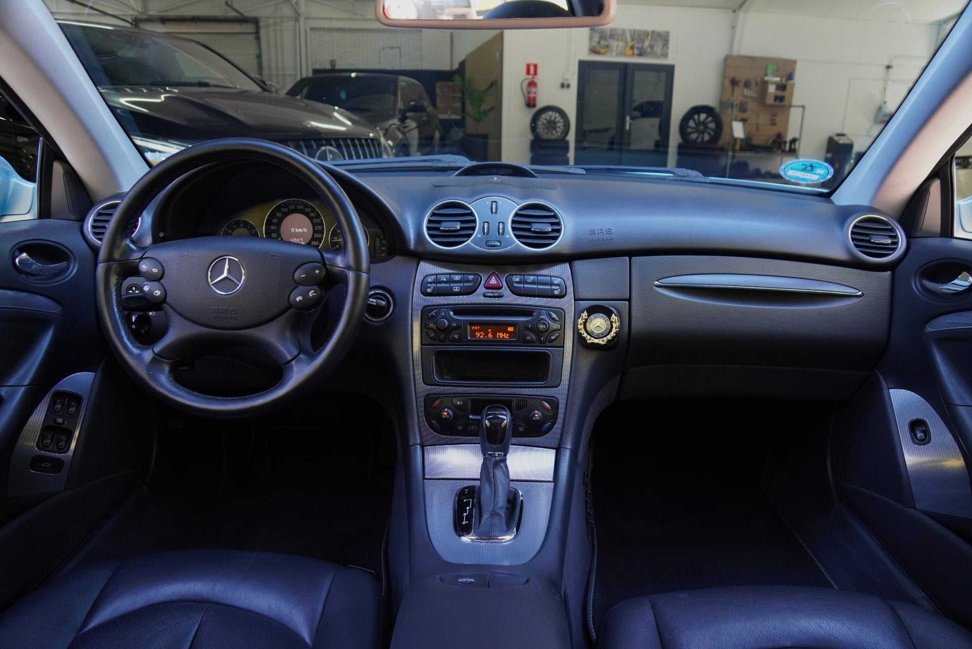 Mercedes-Benz CLK-klasse Coupé 320 Avantgarde LEDER SCHUIFD, Auto's, Mercedes-Benz, Automaat, Achterwielaandrijving, Gebruikt