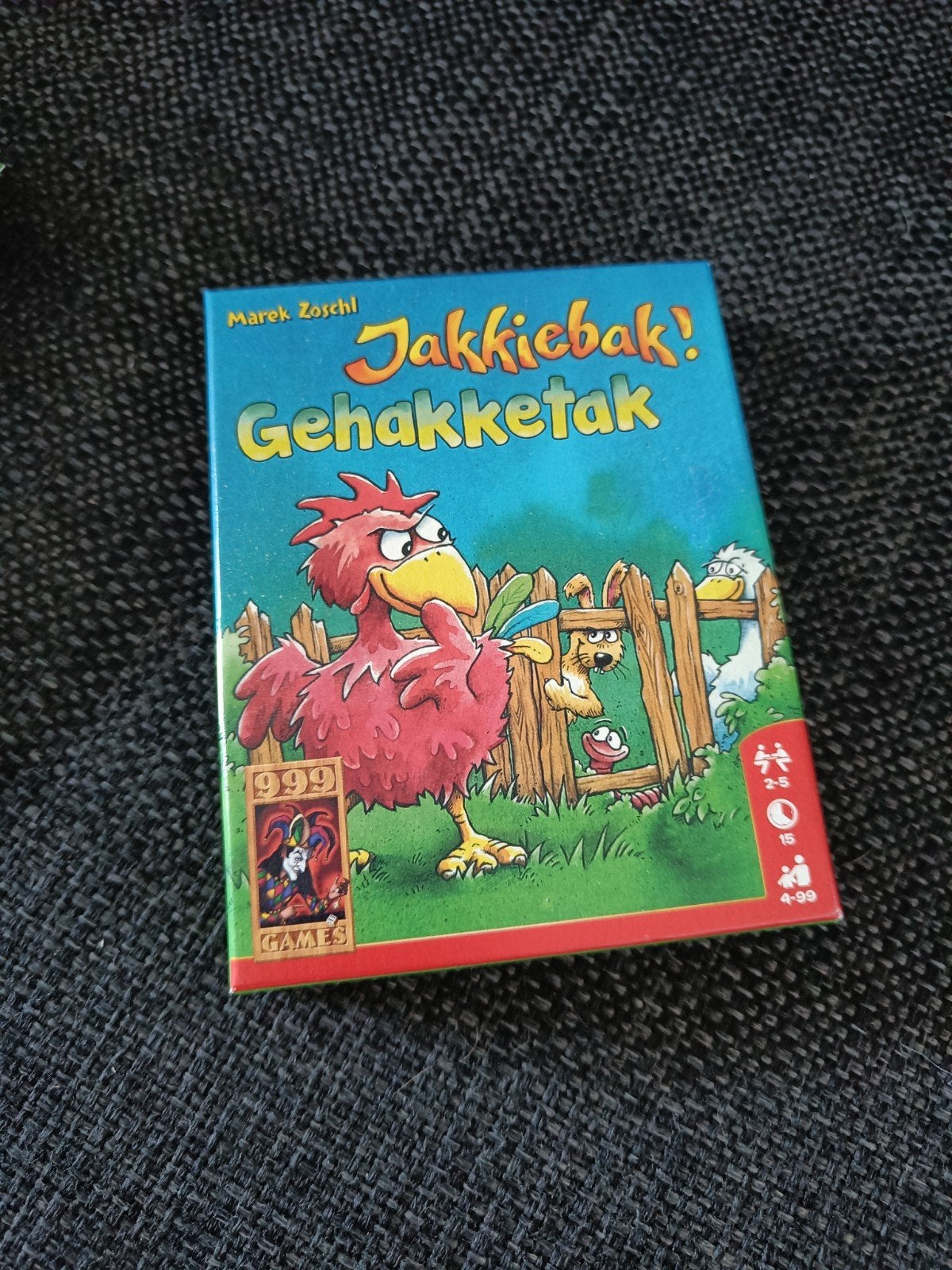 Jakkiebak! Gehakketak - Leuk kaartspel van 999 Games, Hobby en Vrije tijd, Een of twee spelers, Ophalen of Verzenden, Zo goed als nieuw