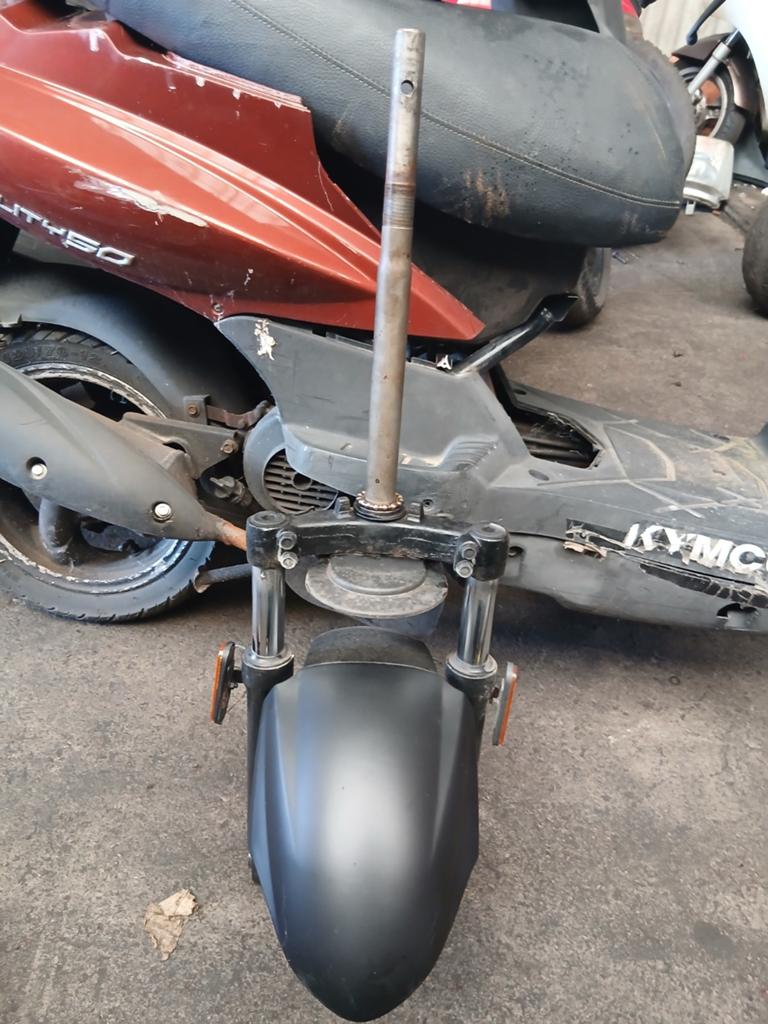 Kymco agility 50 12 inch voorvork met spadbord zwart, Ophalen of Verzenden, Gebruikt, Overige typen, Kymco